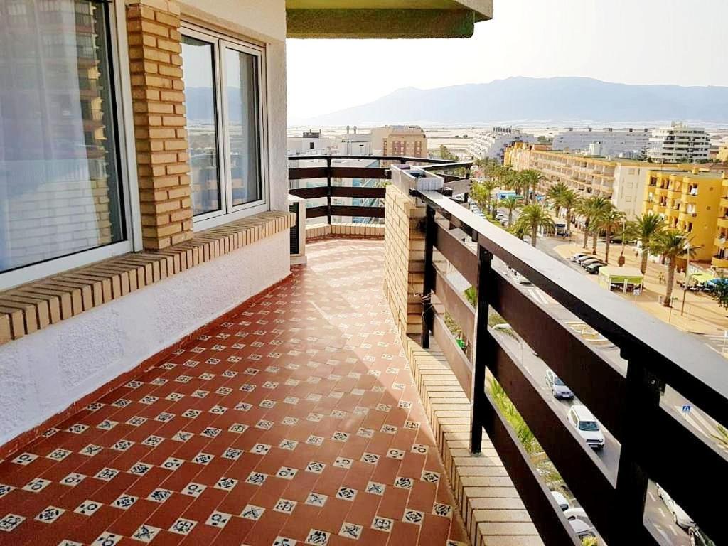 Apartamento Roquetas De Mar Urbanizacion, 2 Dormitorios, Gran Terraza Con Vista Al Mar, Wi-Fi, Parking Y Piscina Dış mekan fotoğraf
